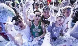 家长会背景音乐选什么好呢 晚会抽奖背景音乐